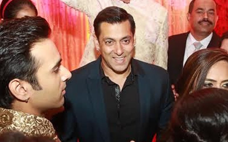 Salman Khan Looks Dashing As Ever At Pulkits Reception