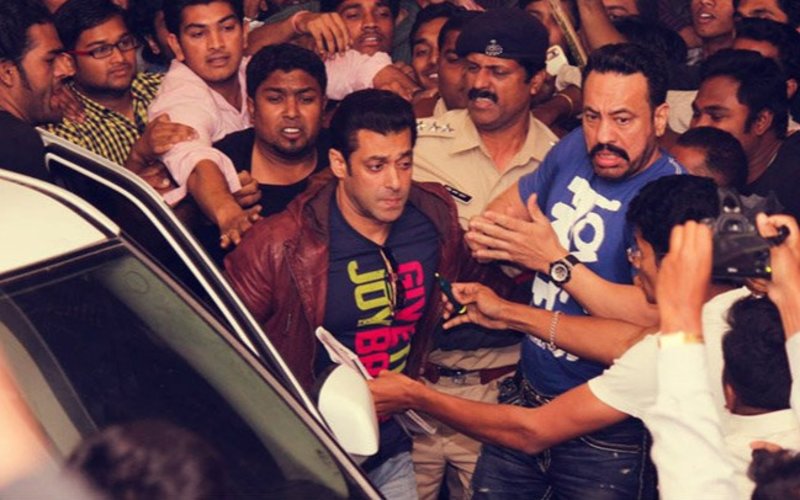 सलमान खान के बिल्डिंग में घुसी क्रेजी फैनगर्ल, देने लगी सुसाइड करने की धमकी