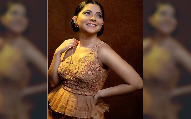 Sonalee Kulkarni Charms Her Fans Yet Again In An Ethnic Gown And Mesmerizing Beauty