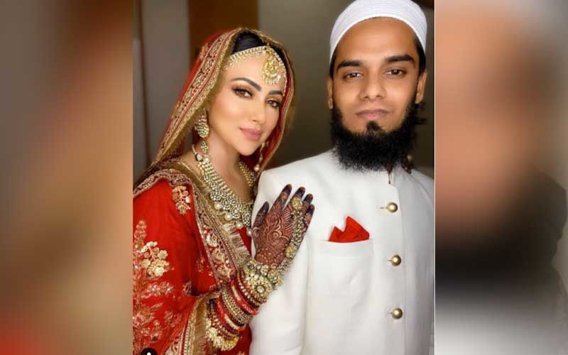 Sana Khan Showers Hearts On Husband Anas Saiyad’s Latest Loved-Up Post For Her; Calls Him ‘Most Humble’ In Mega Online PDA