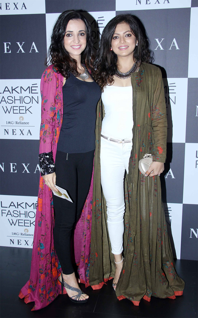 sanaya irani and drashti dhami at lakme fashion week 2017