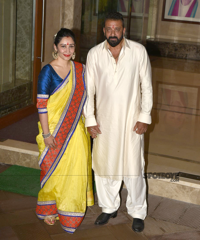 sanjay dutt and maanyata dutt celebrate ganesh festival