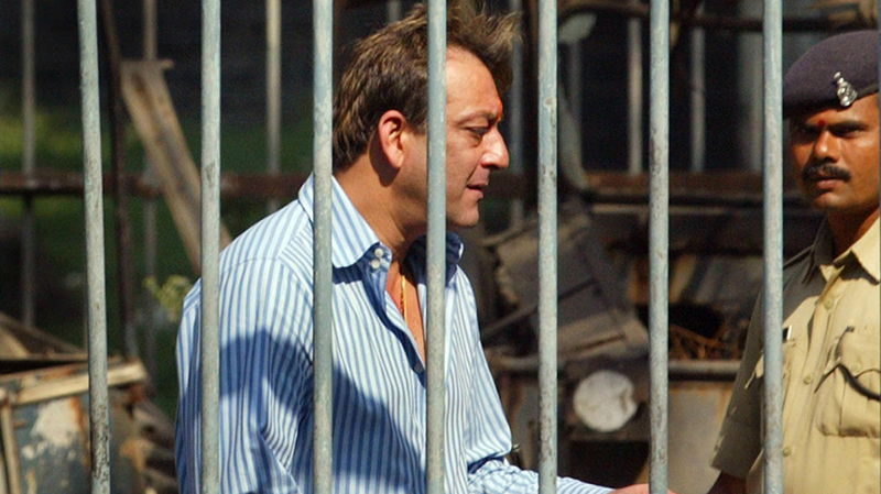 sanjay dutt serving his jail time