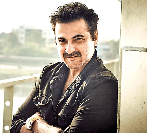 sanjay kapoor will play arjun kapoor father in mubarakan