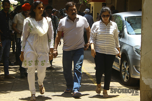 sanjay narvekar attend reema lagoos funeral