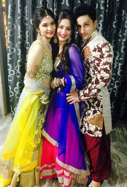 sanjeeda with brother anas and sister in law zakera