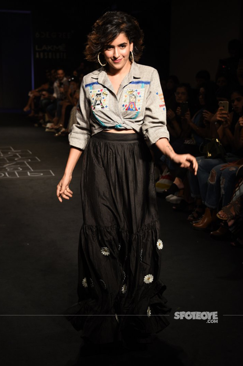 sanya malhotra at lakme fashion week 2017