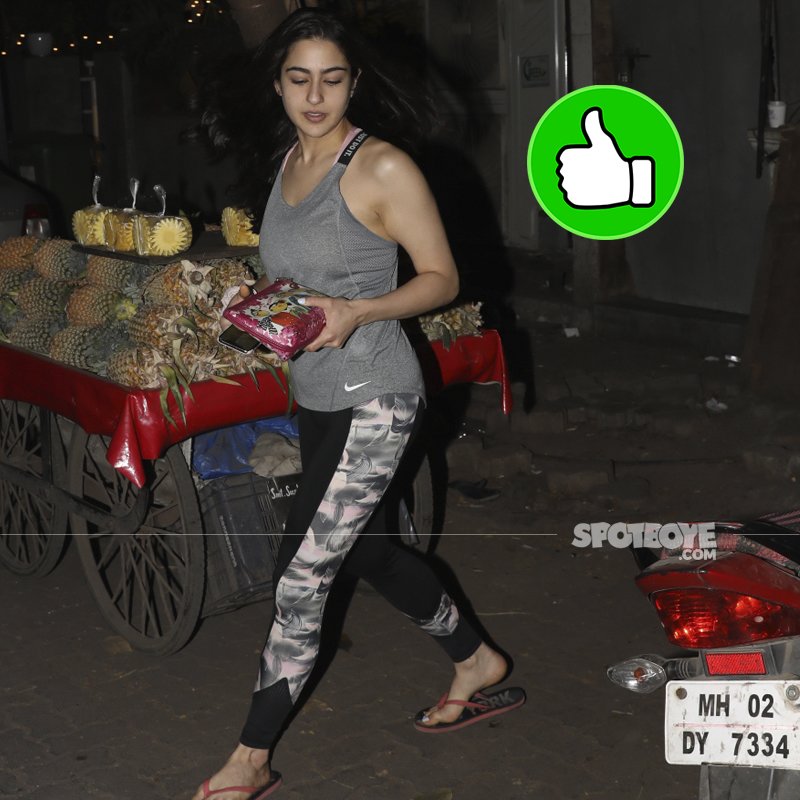 sara ali khan snapped at kitchen garden bandra