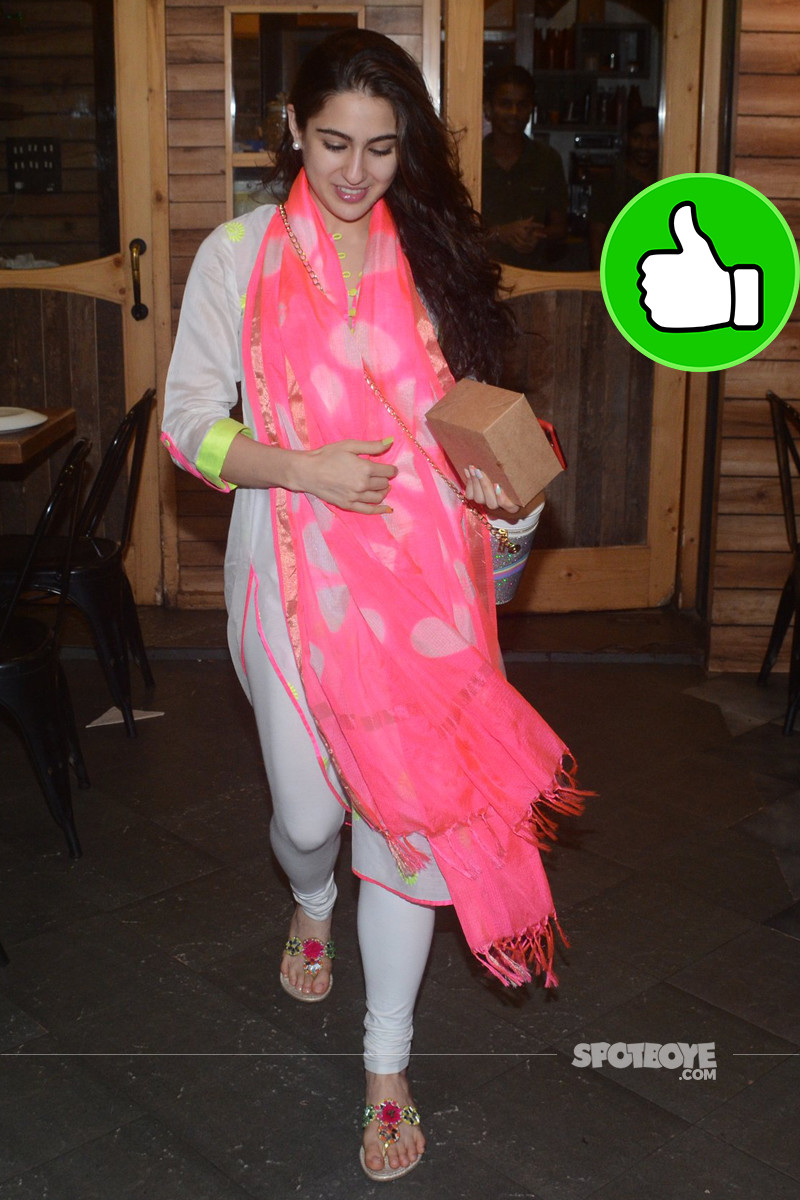 sara ali khan snapped outside farmer cafe