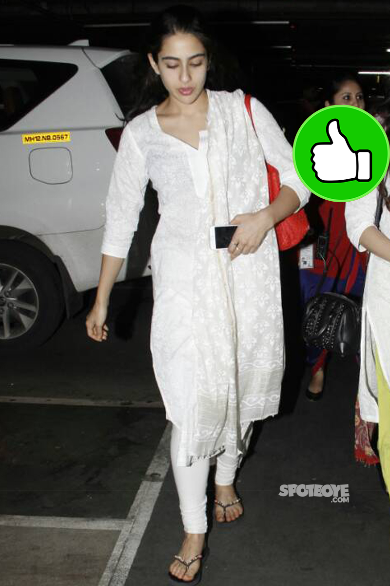 sara ali khan spotted at the airport