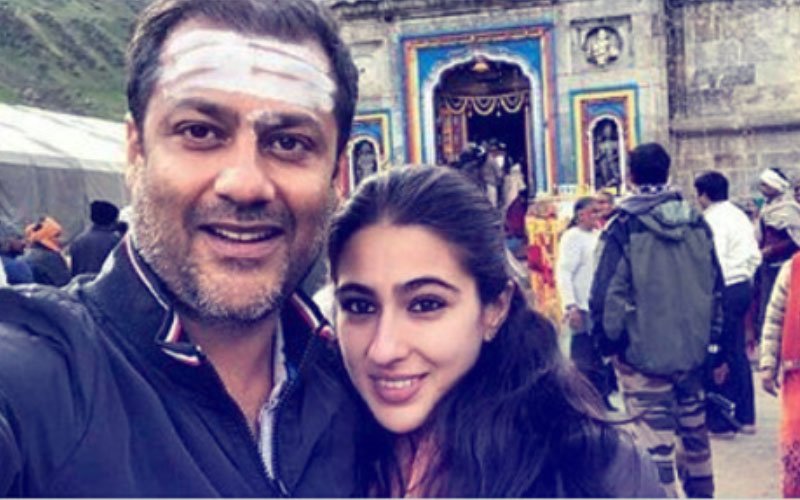 Sara Ali Khan Visits Kedarnath Temple With Abhishek Kapoor For Her Film With Sushant Singh Rajput