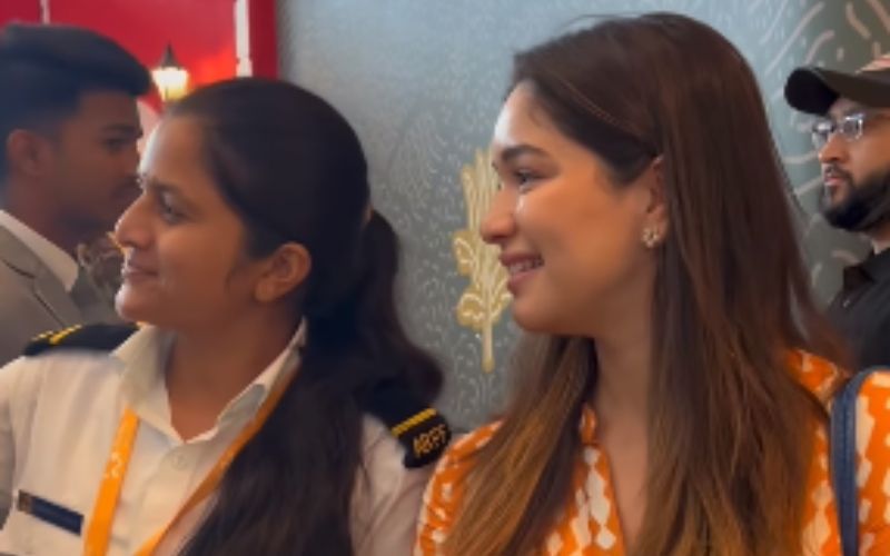 Sara Tendulkar Clicks Pictures With Fans At The Goa Airport, Wins Over The Internet With Her Humble Personality- WATCH Video