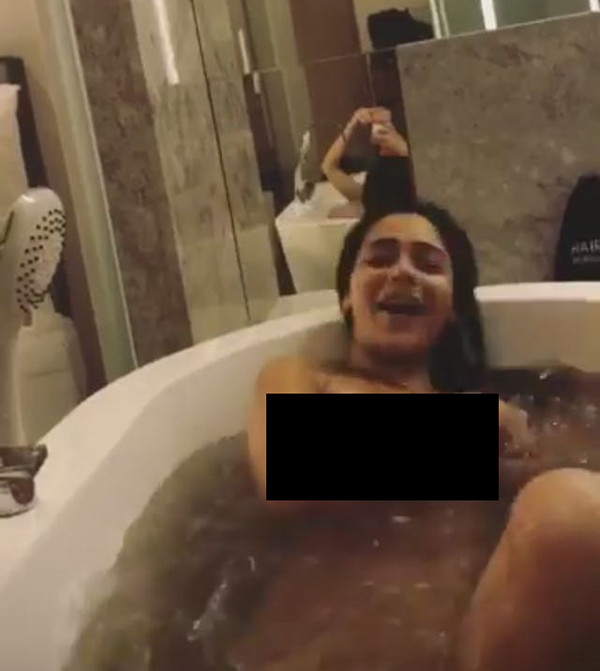 sara khan in bath tub