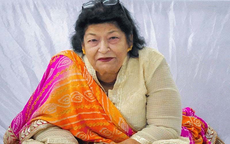 Saroj Khan Reportedly Undergoing Dialysis At The Hospital; Netizens Pray For Her Speedy Recovery