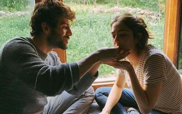 Kartik Aaryan Lovingly Feeds Sara Ali Khan, Says ‘Kaafi Dubli Ho Gayi Ho’, We Can’t Handle All This Cuteness