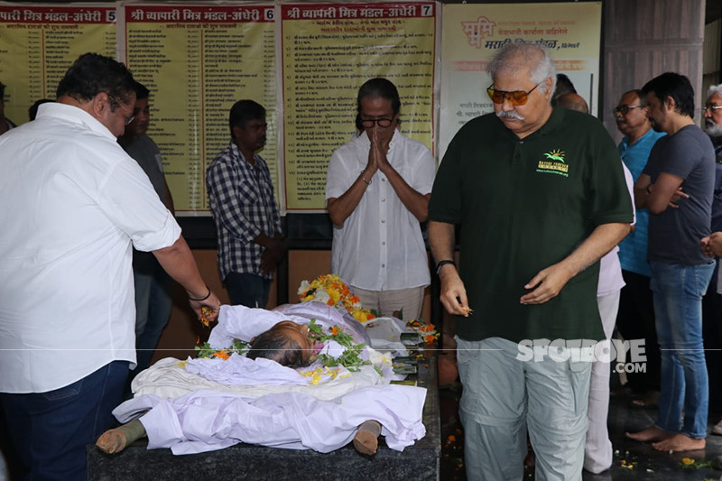 satish shah snapped at the funeral