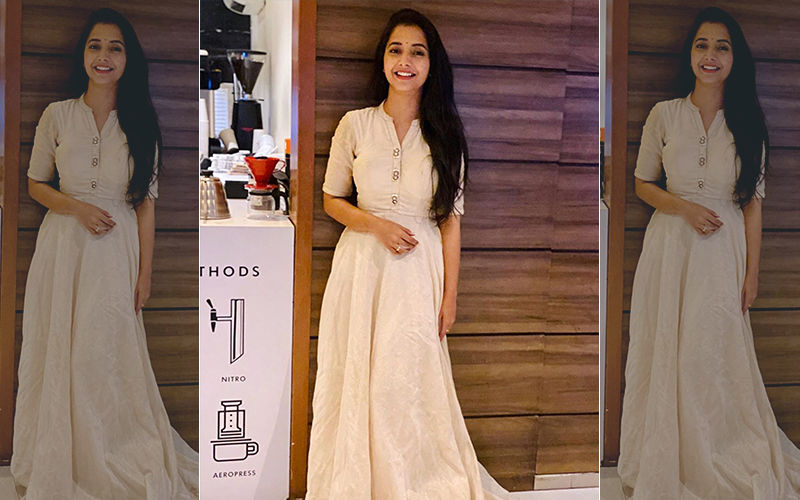 Sayali Sanjeev's Traditional Avatar In A White Anarkali Gown Will Make You Swoon
