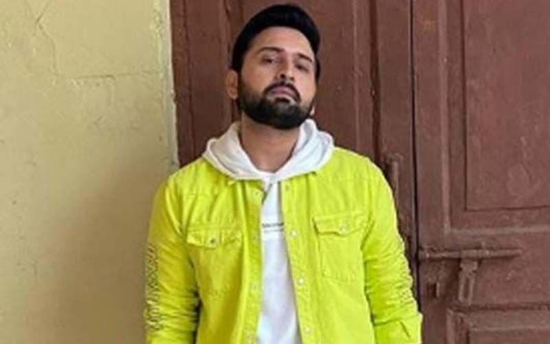 Siddharth Chandekar Dressed In A South Indian Attire, Is This For A New Role?