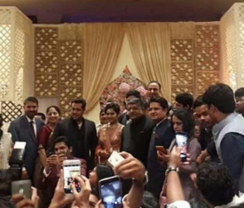 shah rukh and salman were spotted at a wedding in delhi