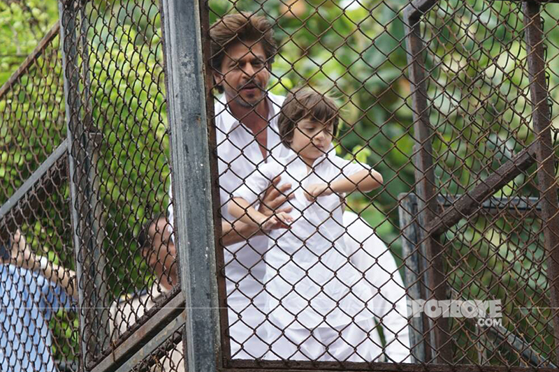 shah rukh khan abram khan on eid