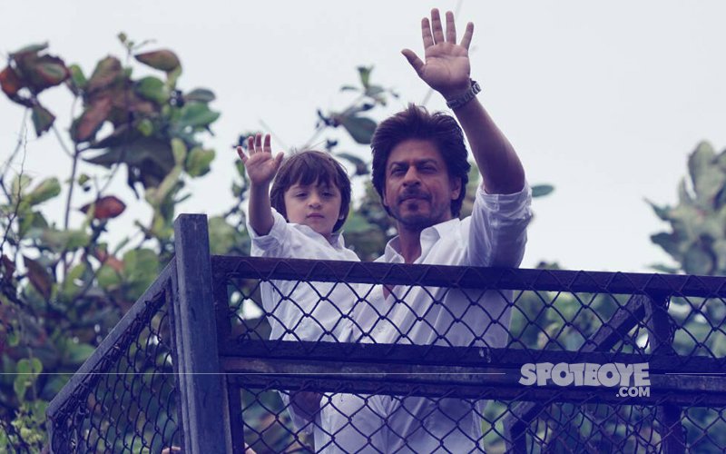 Shah Rukh Khan & AbRam Greet Fans Outside Mannat On Eid