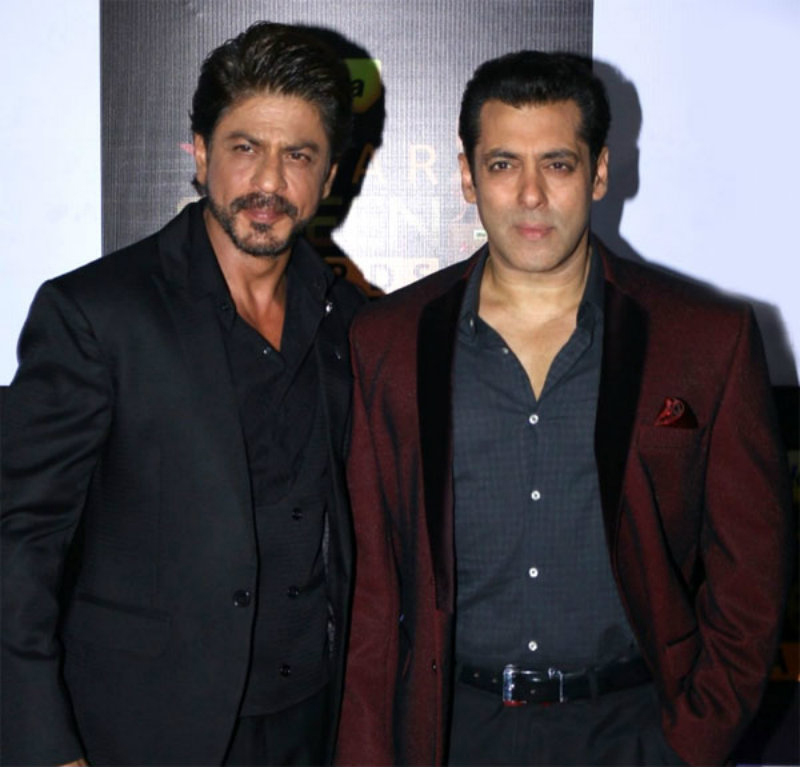 shah rukh khan and salman khan pose for a picture