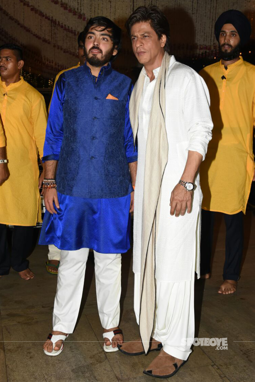 shah rukh khan at ambani ganpati celebration