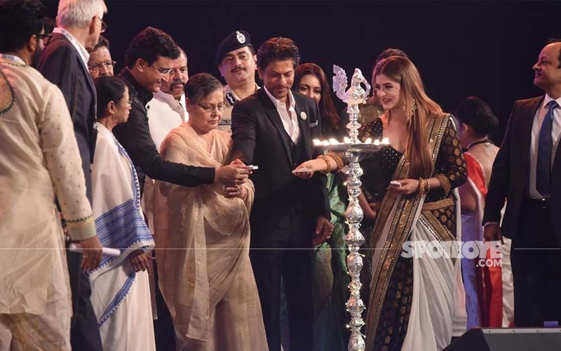 Shah Rukh Khan Attends The 25th Kolkata Film Festival 2019; Snapped With West Bengal CM Mamta Banerjee And BCCI Chief Sourav Ganguly