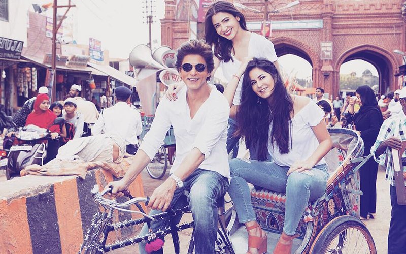 Shah Rukh Khan Takes Katrina Kaif and Anushka Sharma For A Spin In RICKSHAW