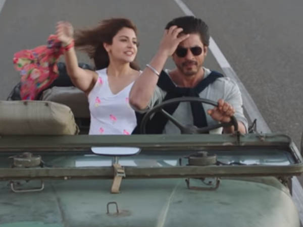 shah rukh khan takes anushka sharma for a ride in jab harry met sejal shah rukh khan takes anushka sharma for a ride in jab harry met sejal