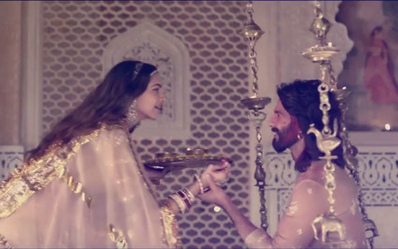 Ek Dil Ek Jaan From Padmavati: Shahid Kapoor & Deepika Padukone Talk About Unconditional Love In New Song