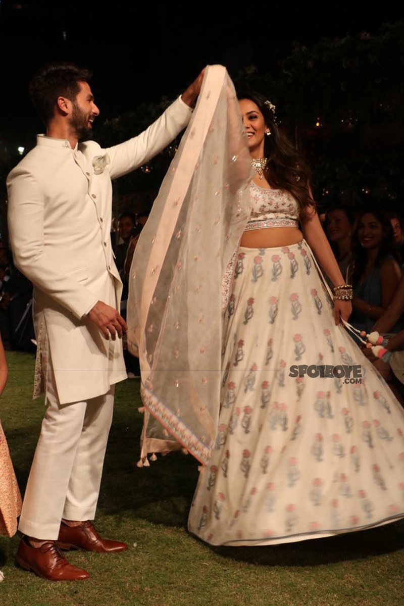 shahid kapoor and mira rajput share a cute moment