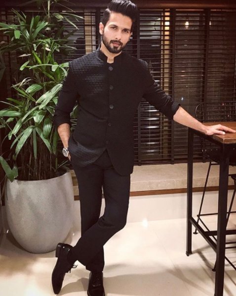 shahid kapoor looks dapper in a suit