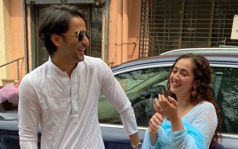 Newlyweds Shaheer Sheikh And Ruchikaa Kapoor Twin In Matching Jackets As They Enjoy Gazing At The Mountains With A View - PIC