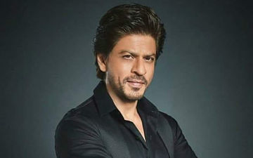 अपने मेकअप मैन की शादी को अटेंड करने पहुंचे बॉलीवुड के किंग शाहरुख़ खान, वीडियों हुआ वायरल