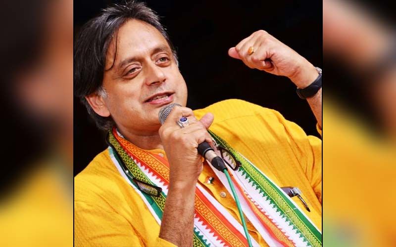 Shashi Tharoor Shares Pic Of An Innovative Kerala Shopkeeper Maintaining Safe Distance From Customers While Buying Essential Commodities During Coronavirus Pandemic