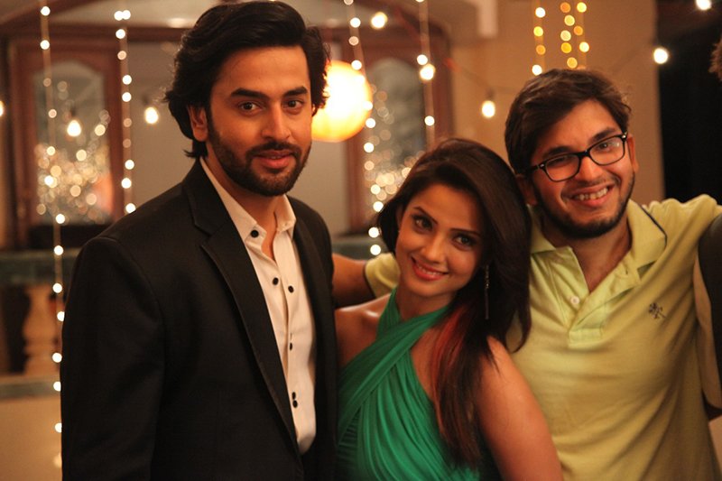 shashank vyas and adaa khan pose for a picture