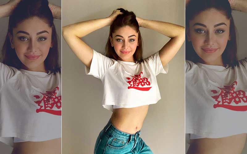Mandarin Text On Shefali Jariwala’s Crop Top Has Netizens See Red; Ask Bigg Boss 13 Ex-Contestant To ‘Boycott Chinese T-Shirt’