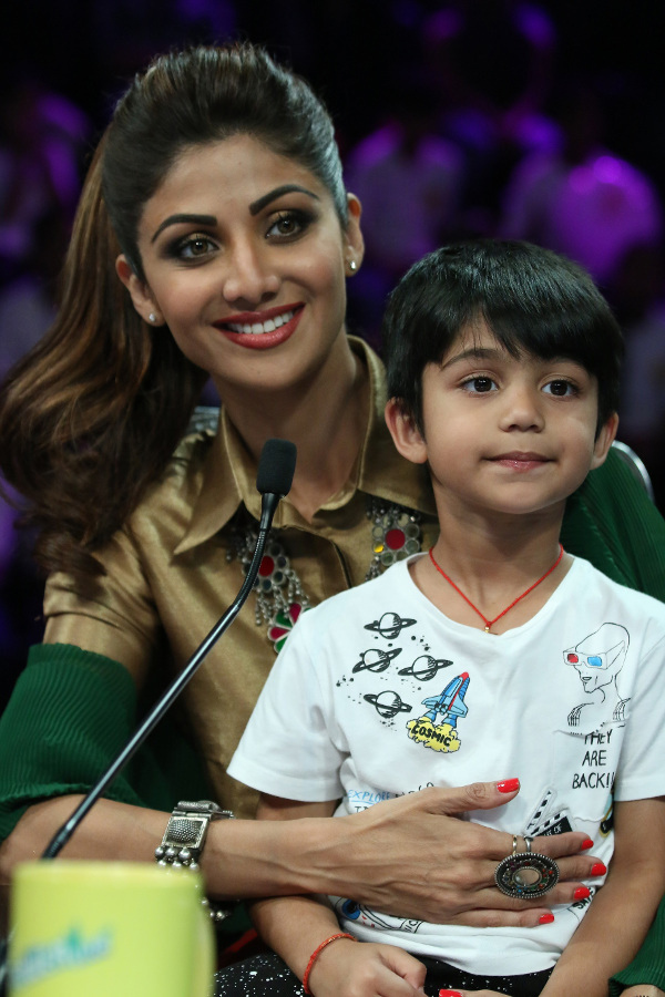 shilpa shetty with her son viaan