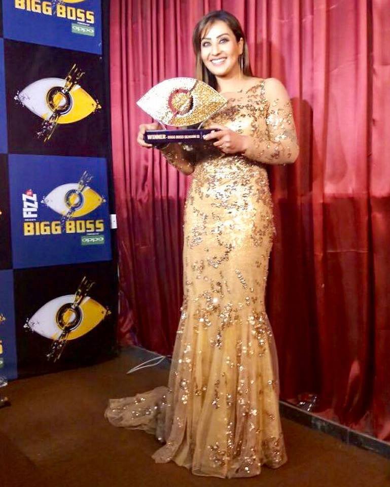 shilpa shinde with the trophy