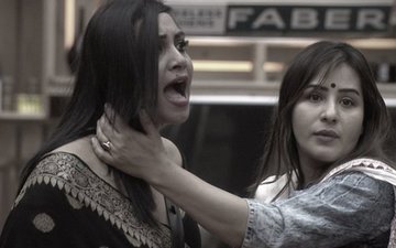 शिल्पा शिंदे पर फिर भड़की अर्शी खान, लिया आड़े हाथ