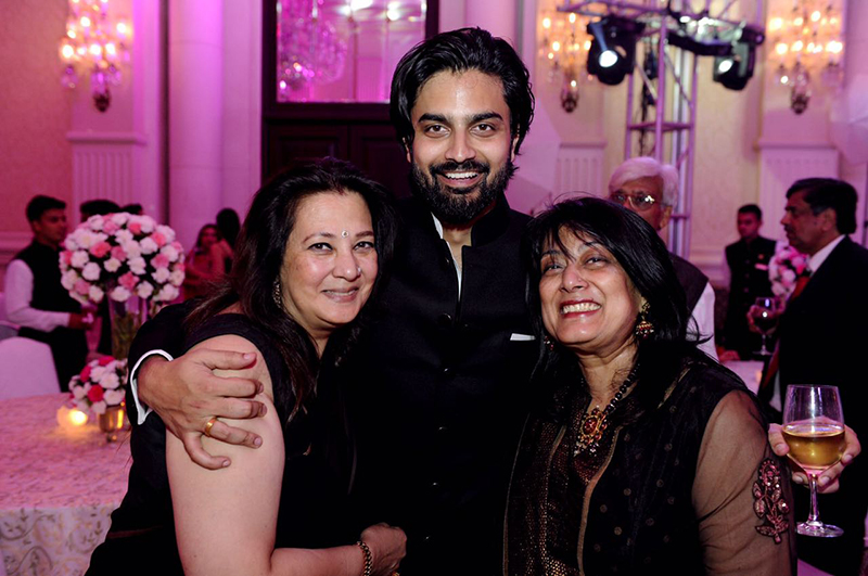 shivam tewari with the ladies