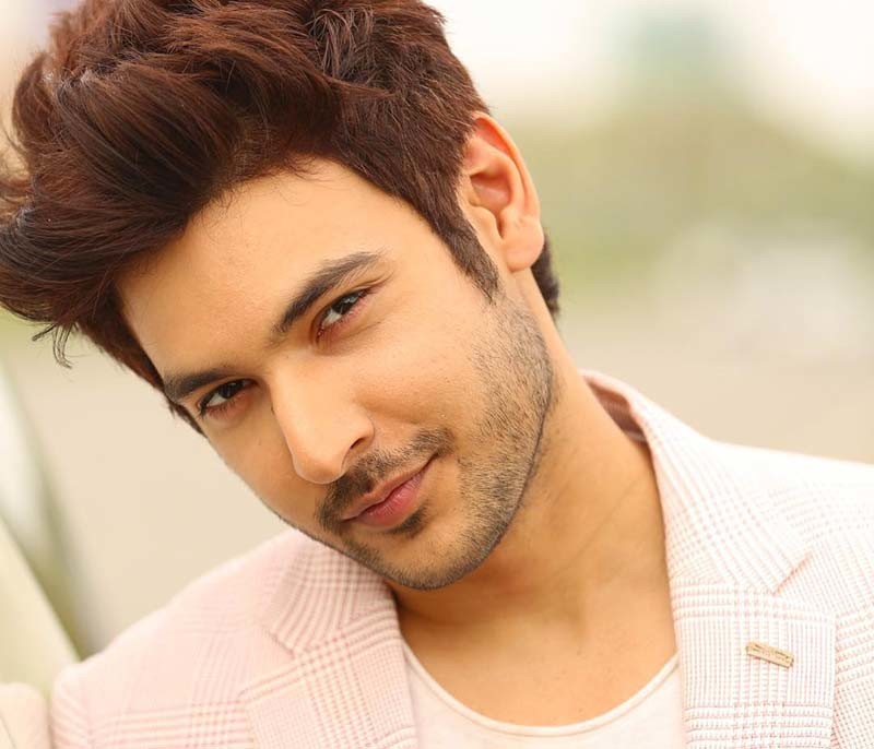 Shivin Narang Reveals If 'Internet Wala Love' Is His Idea Of Romance Or