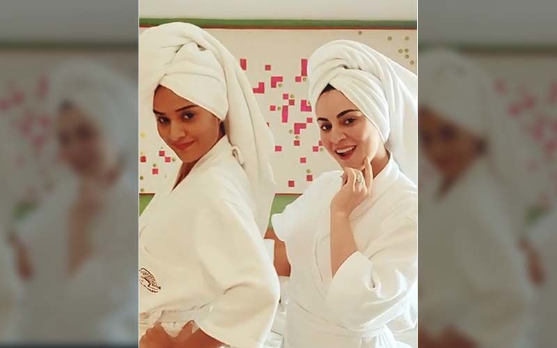 Kundali Bhagya Actress Shraddha Arya And Heena Parmar's Towel Dance Will Remind You Of Your Girls Night Out - WATCH