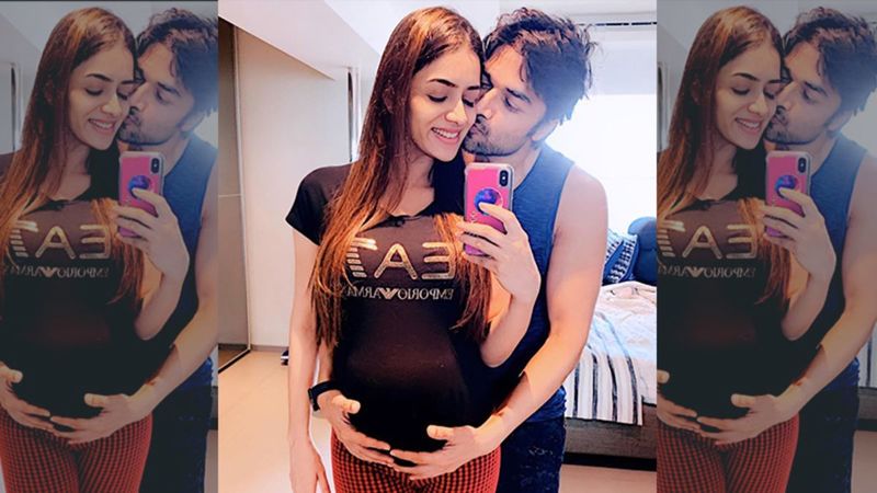 Heavily Pregnant Smriti Khanna Shares A Love Note For Hubby On His Birthday, 'Sorry The Gift Is Late, Will Arrive Anytime Now'