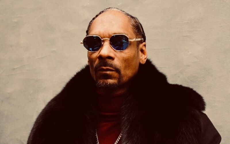 WHAT! Snoop Dogg Smoked Weed Before His Super Bowl Show, Fans Aren’t Surprised As They Say, 'He Has A Free Pass'