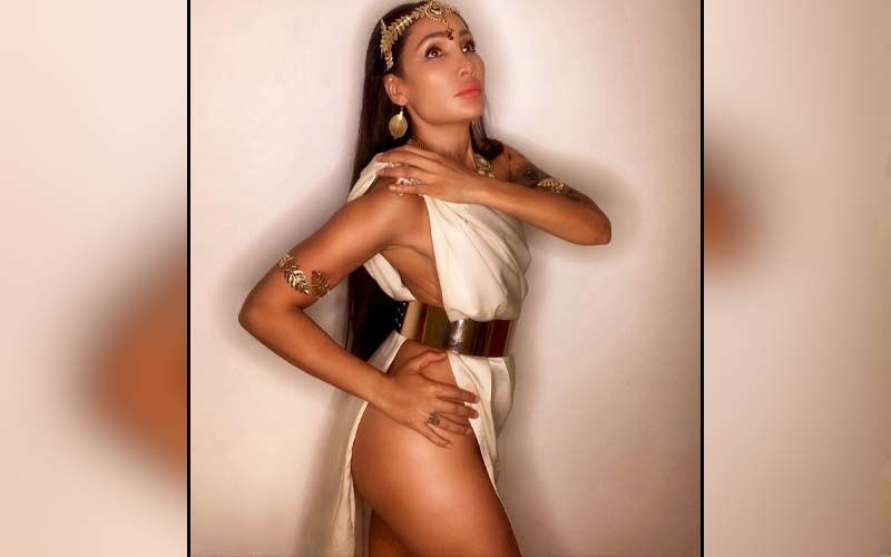 Sofia Hayat Compares Herself To Maa Kaali; Says She Has Abstained From Sex For 2 Yrs And Is ‘Incredibly Sexual Right Now’ - VIDEO