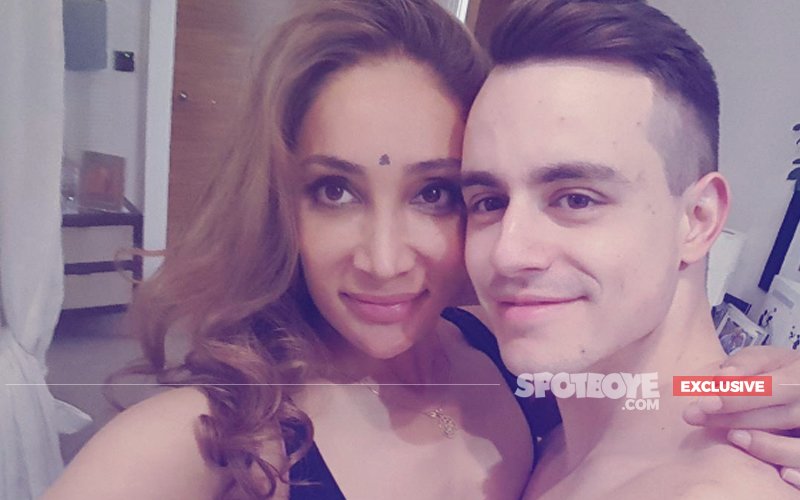 Sofia Hayat: My Husband Has Sold Our 10 Lakh Wedding Ring For Just 1.5 Lakh!