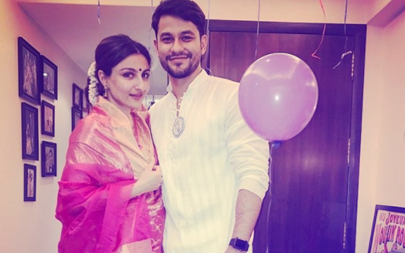 Soha Ali Khan Is Glowing In Traditional Avatar With Husband Kunal Kemmu