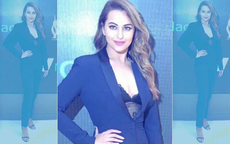 IIFA 2017: Sonakshi Sinha Rings The Nasdaq Bell At Times Square To Kick-Start The Event